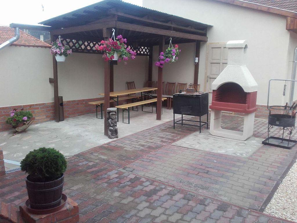 Reka Vendeghaz Hotel Tokaj Exterior foto